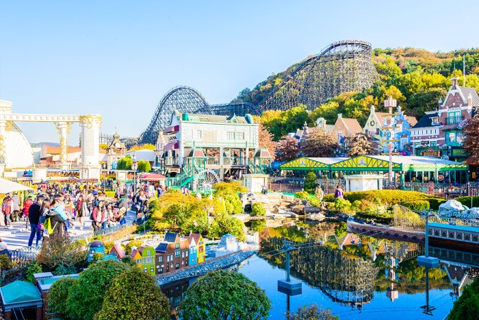 Everland được biết đến là công viên giải trí lớn nhất tại Hàn Quốc và nó được ví như một Disneyland thu nhỏ.