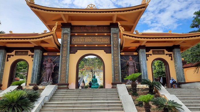 Thiền viện Trúc Lâm hay còn được biết đến cái tên chùa Hộ Quốc 