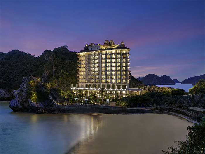 Khách sạn hạng sang tiêu chuẩn 5 sao view biển Hotel Perle D’Orient Cat Ba