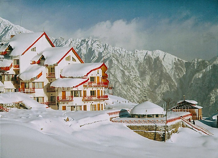 Mùa đông ở Ấn Độ được nhiều du khách tới tham quan. Trên các ngọn núi cao cũng sẽ có tuyết.