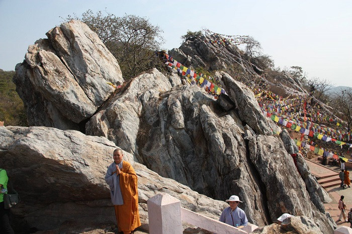 Núi Linh Thứu là ngọn núi thiêng nằm tại Rajgir, Bihar, Ấn Độ