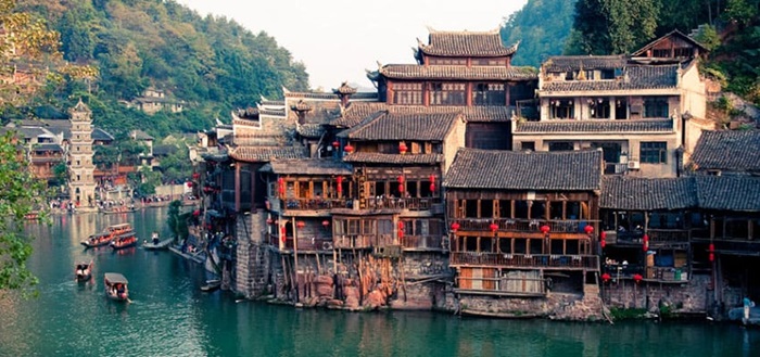 Phượng Hoàng cổ trấn tọa lạc tại tỉnh Hồ Nam (Trung Quốc)