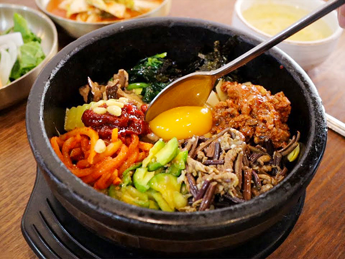 Cơm trộn cá bò khô kiểu Hàn Quốc