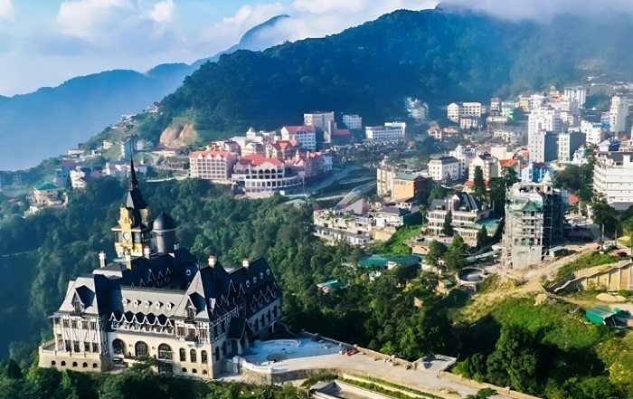 Tam Đảo là khu du lịch nổi tiếng với phong cảnh tuyệt đẹp