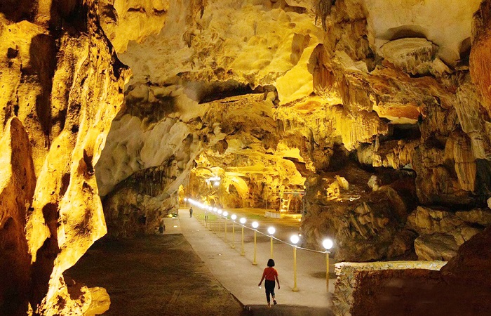 Hang động Vũng Đục - Vân Đồn, Quảng Ninh